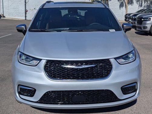Silver Mist Clearcoat 2026 Chrysler Pacifica L