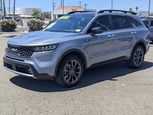 Everlasting Silver 2022 Kia Sorento EX