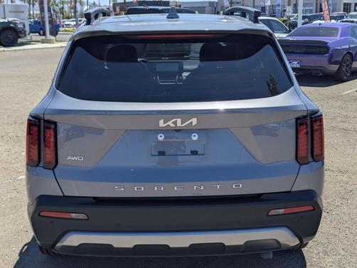 Everlasting Silver 2022 Kia Sorento EX