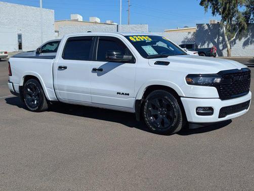 Bright White Clearcoat 2025 RAM 1500 Big Horn/Lone Star