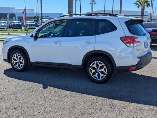 Crystal White Pearl 2021 Subaru Forester Premium
