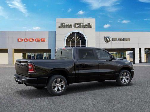 Diamond Black Crystal Pearlcoat 2026 RAM 1500 Express