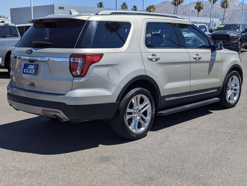 WHITE GOLD META 2017 Ford Explorer XLT