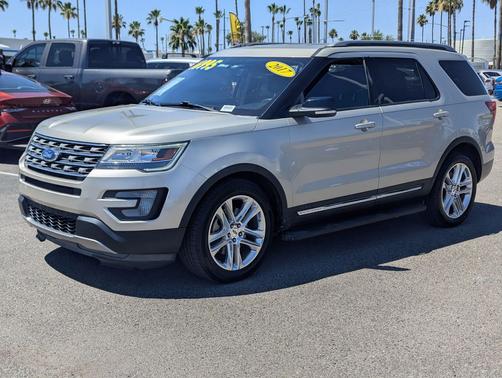 WHITE GOLD META 2017 Ford Explorer XLT