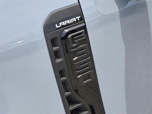 2025 Ford F-350 Lariat Super Duty