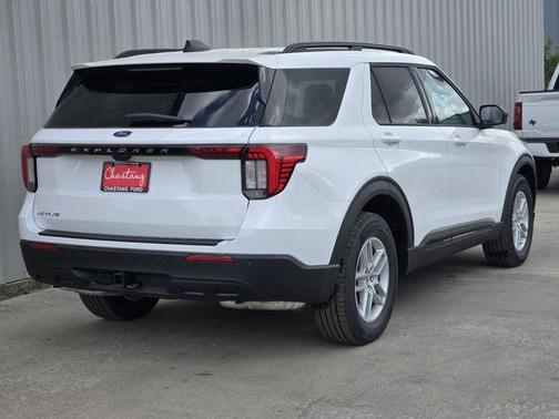 Oxford White 2026 Ford Explorer Active