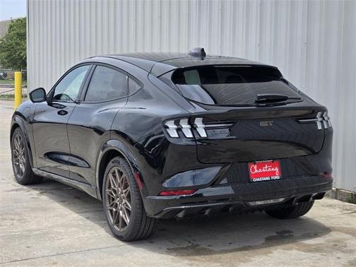 2025 Ford Mustang Mach-E GT