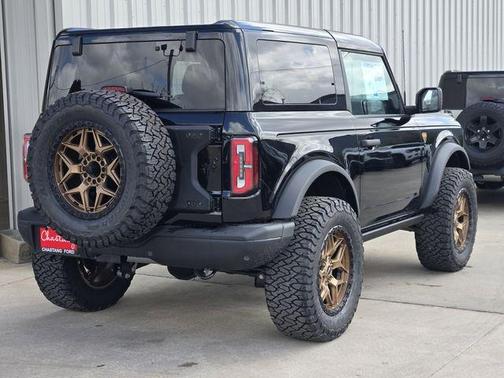 Shadow Black 2025 Ford Bronco Badlands