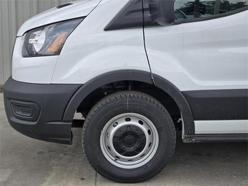 2025 Ford Transit-250 148 WB Medium Roof Cargo