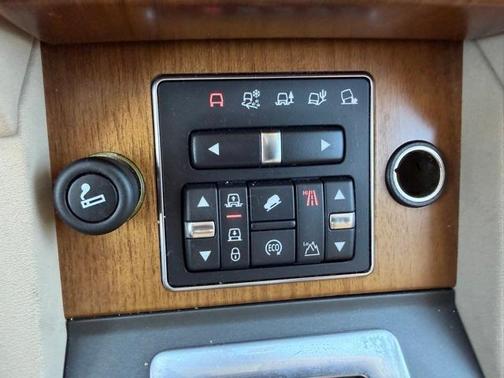 2016 Land Rover LR4 Base