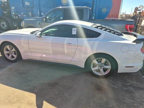 2016 Ford Mustang V6