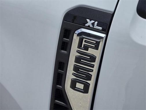 2025 Ford F-250 XL