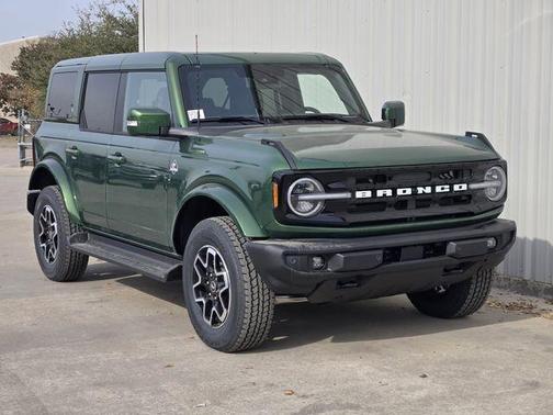 Eruption Green Metallic 2025 Ford Bronco Outer Banks