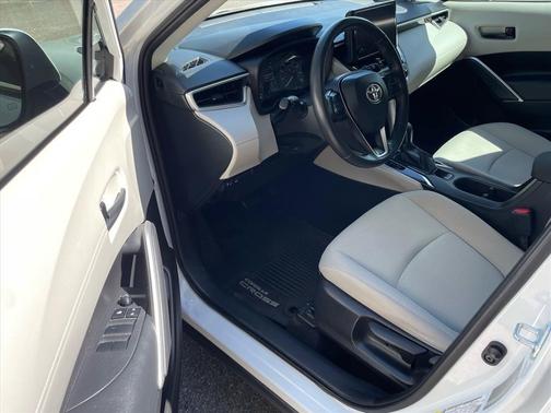 Wind Chill Pearl 2024 Toyota Corolla Cross LE