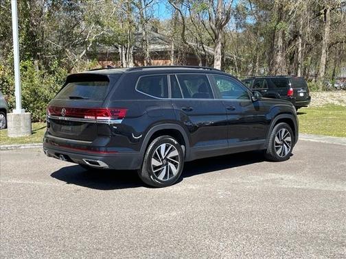 2024 Volkswagen Atlas 2.0T SE w/ Technology