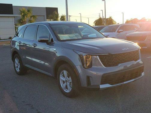 2025 Kia Sorento LX
