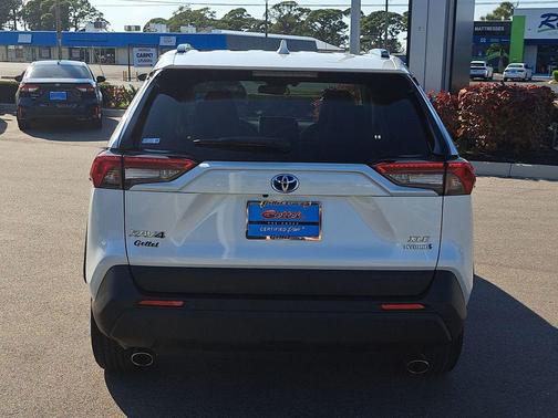 2023 Toyota RAV4 Hybrid XLE Premium