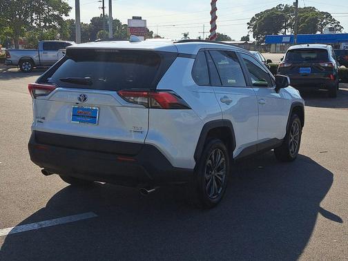 2023 Toyota RAV4 Hybrid XLE Premium