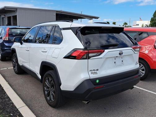 2023 Toyota RAV4 Hybrid XLE Premium