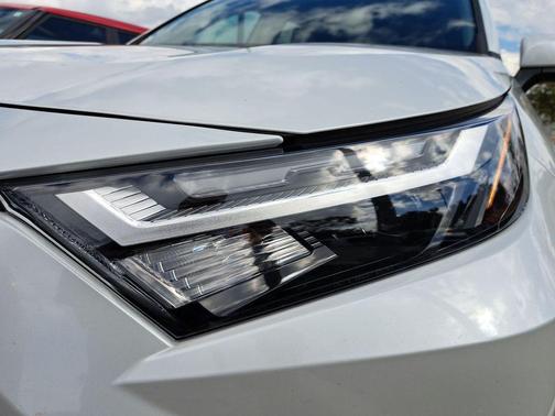 2023 Toyota RAV4 Hybrid XLE Premium