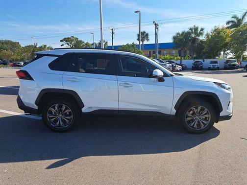 2023 Toyota RAV4 Hybrid XLE Premium