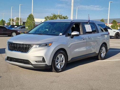 2022 Kia Carnival LXS