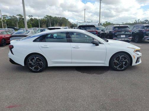 2025 Kia K5 GT-Line