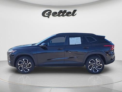 Mosaic Black Metallic 2024 Chevrolet Trax FWD 2RS