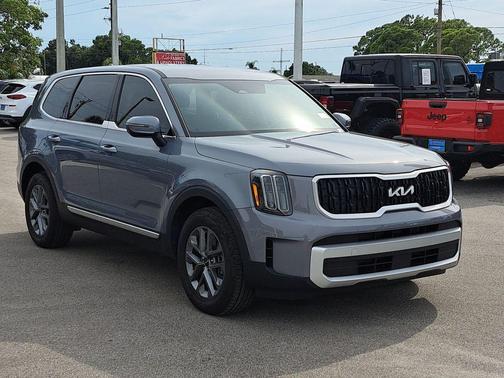 2024 Kia Telluride LX