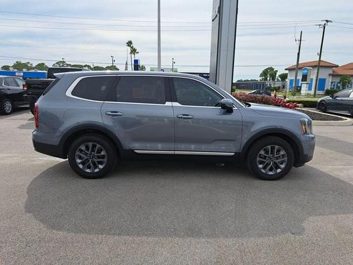 2024 Kia Telluride LX