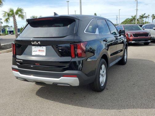 2025 Kia Sorento LX