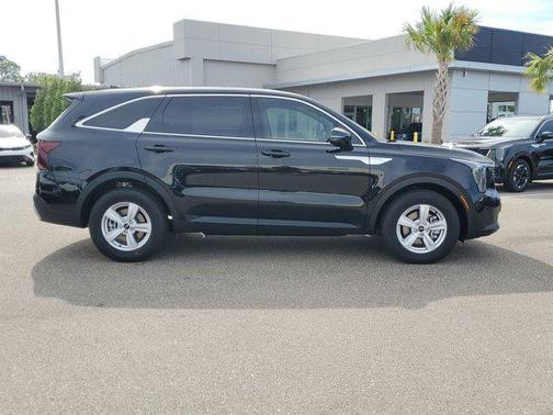 2025 Kia Sorento LX