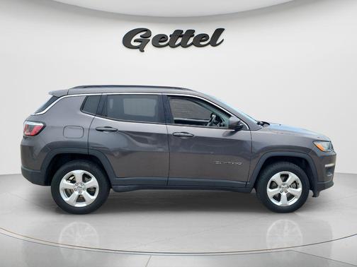 Granite Crystal Metallic Clearcoat 2019 Jeep Compass Latitude