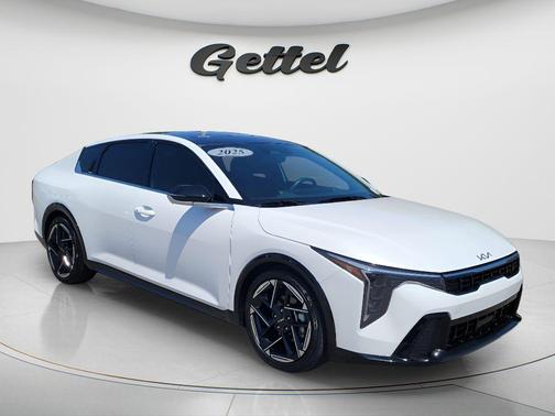 Snow White Pearl 2025 Kia K4 GT-Line