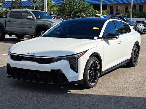 2025 Kia K4 GT-Line