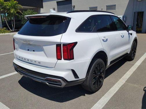 2022 Kia Sorento SX