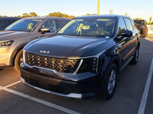 2025 Kia Sorento LX