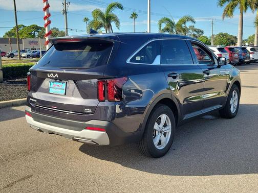 2025 Kia Sorento LX