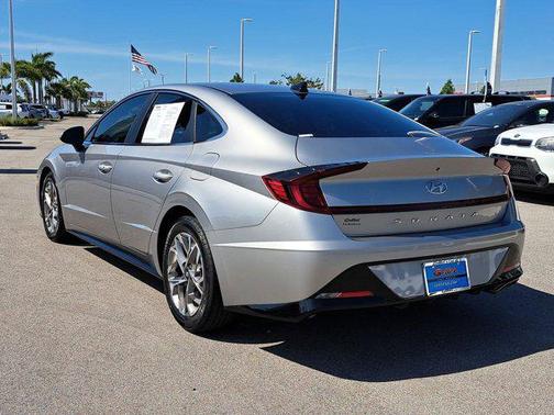 2021 Hyundai SONATA SEL