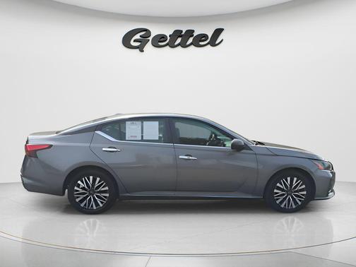 Gun Metallic 2024 Nissan Altima 2.5 SV