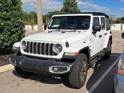 2024 Jeep Wrangler 4-Door Sahara 4x4