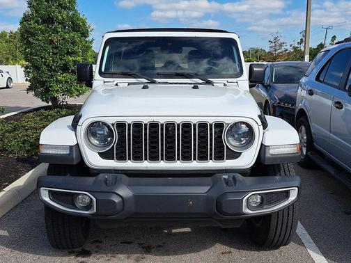 2024 Jeep Wrangler 4-Door Sahara 4x4