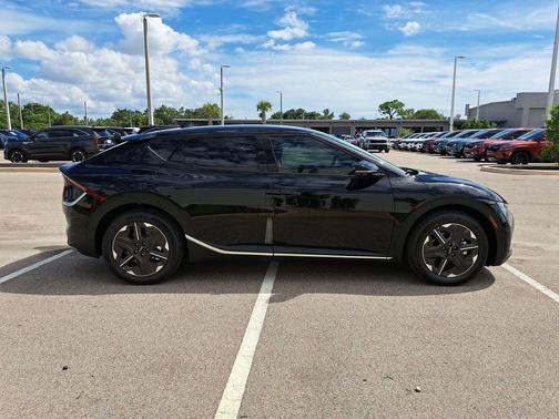 2025 Kia EV6 Light Long Range