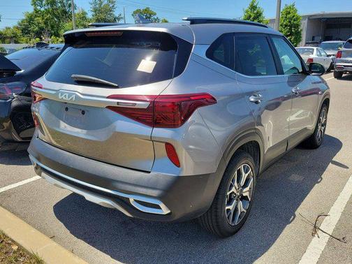 2022 Kia Seltos EX