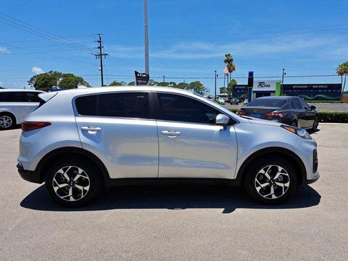 2022 Kia Sportage LX