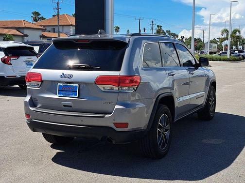 2019 Jeep Grand Cherokee Laredo