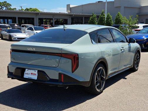 2025 Kia K4 GT-Line
