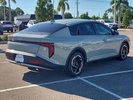 2025 Kia K4 EX