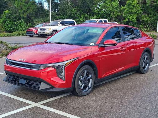 2025 Kia K4 LXS