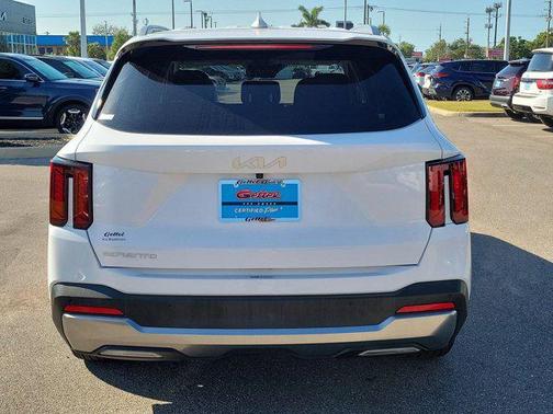 2024 Kia Sorento S